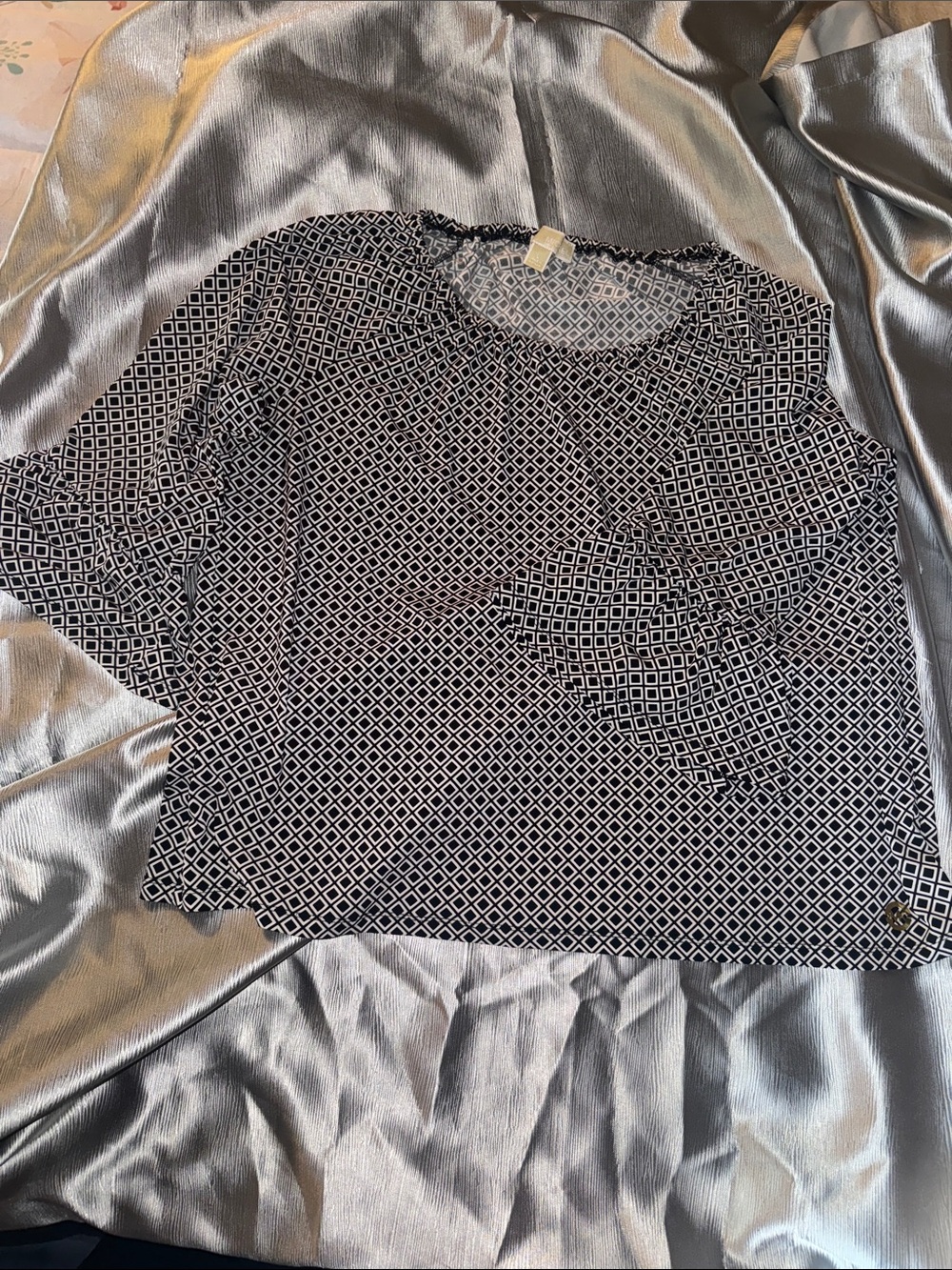 Michael Kors Women's Black & White Geometric stretch collar Long-Sleeve Top